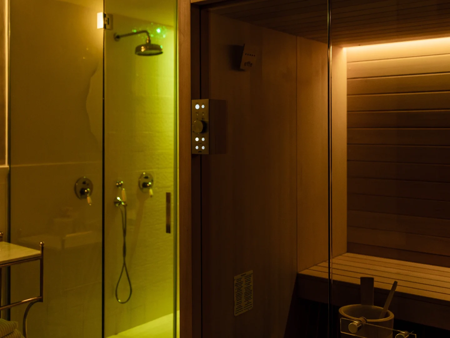 San Francesco, il Cavaliere Santo - Suite Deluxe con vasca idromassaggio privata e sauna
